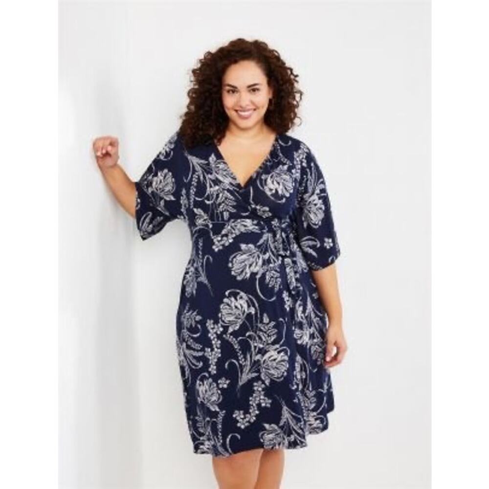 Motherhood Maternity Navy White Floral Flutter Sleeve Wrap Dress Size Medium NWT
